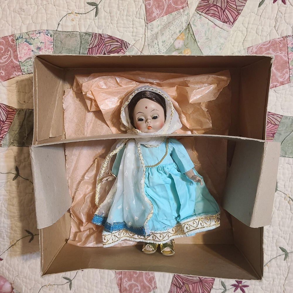 Vtg‎ Madame Alexander International Series India #575 8" Doll w/Original Box - Picture 3 of 7